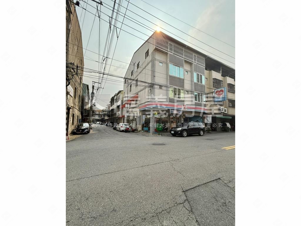 店長推薦整棟拉皮質感透天房屋室內格局與周邊環境