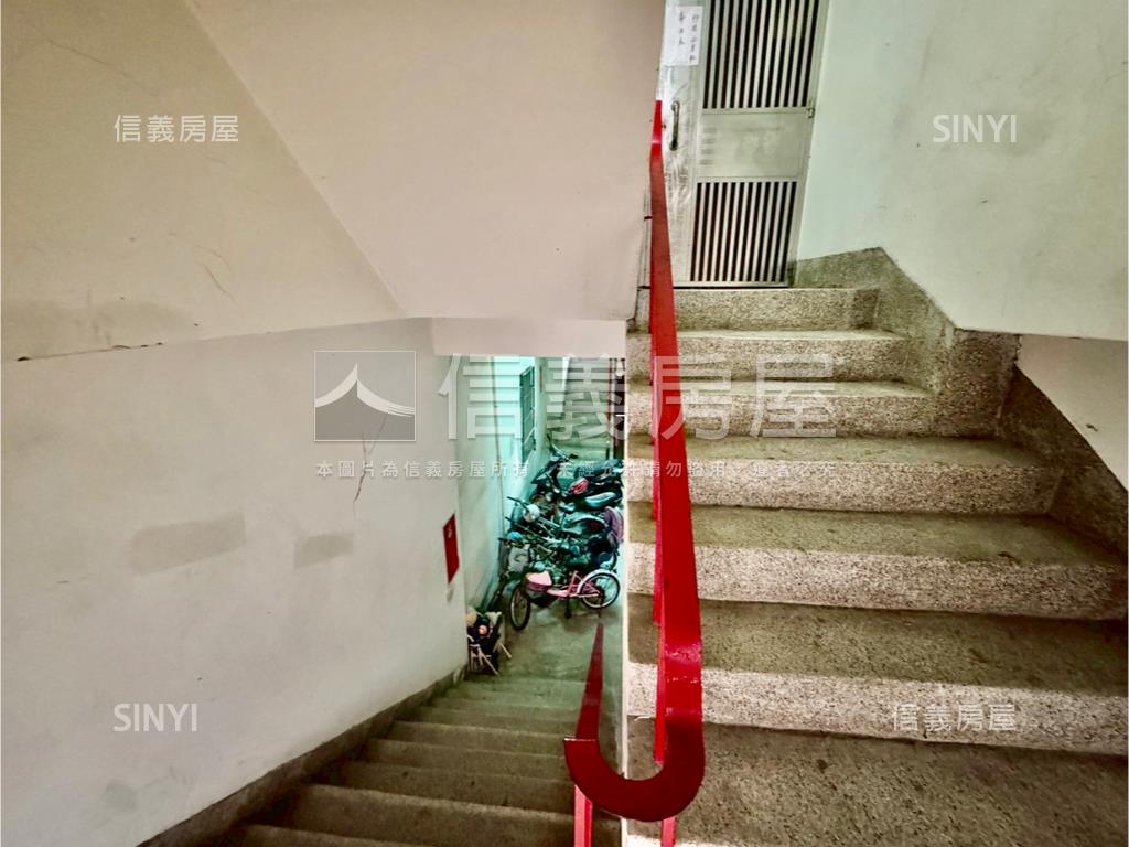 鳳山方正採光大３房房屋室內格局與周邊環境