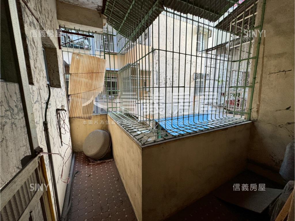 鳳山方正採光大３房房屋室內格局與周邊環境