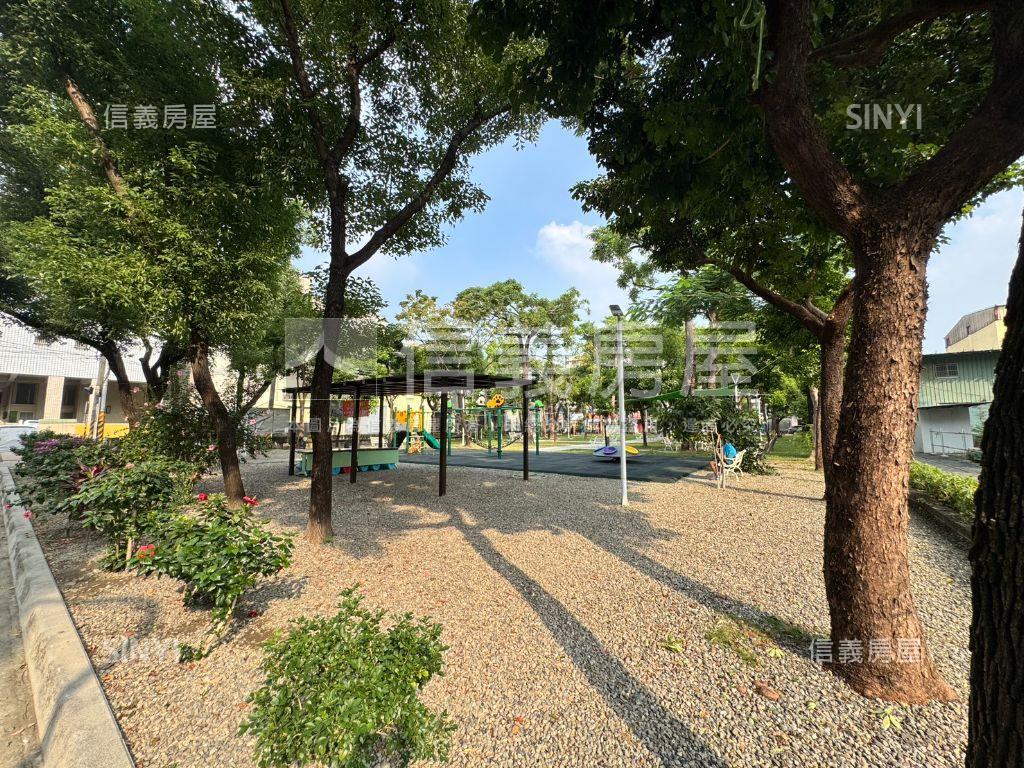 鳳山方正採光大３房房屋室內格局與周邊環境