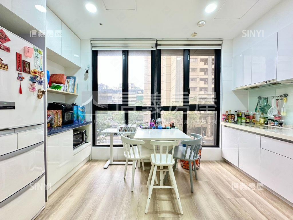 捷運捷仕堡採光兩房車位房屋室內格局與周邊環境