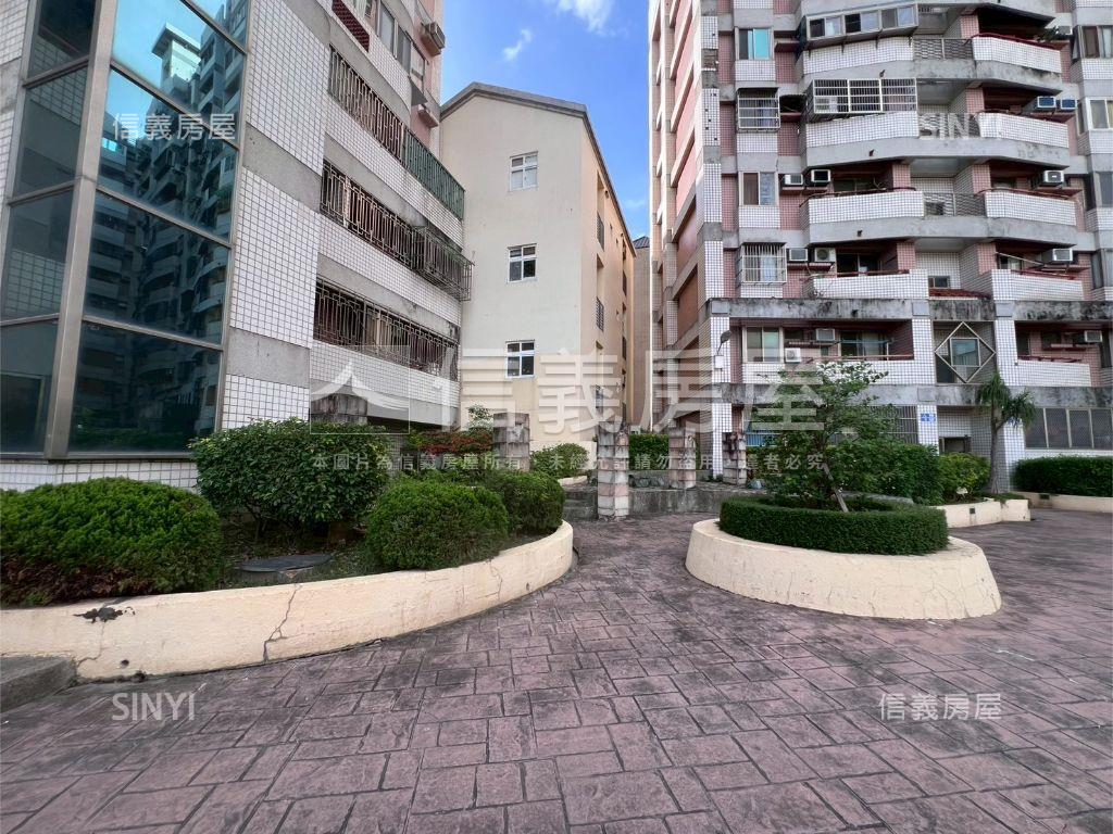 近南興國小大坪數三房車位房屋室內格局與周邊環境