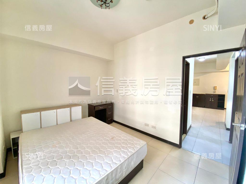 新貴特區高樓兩房平面車位房屋室內格局與周邊環境