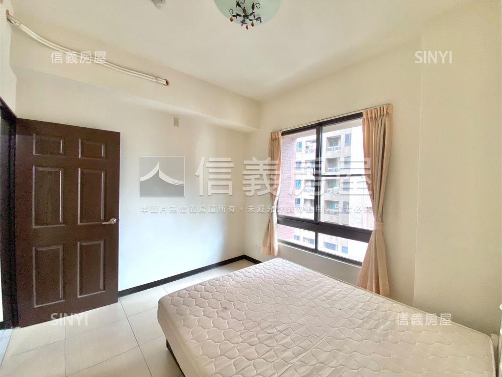 新貴特區高樓兩房平面車位房屋室內格局與周邊環境