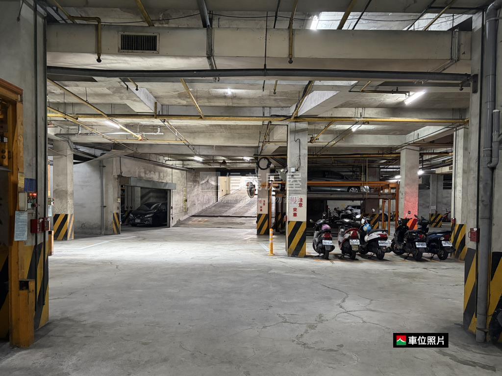東區｜吉寶市三房兩衛車位房屋室內格局與周邊環境