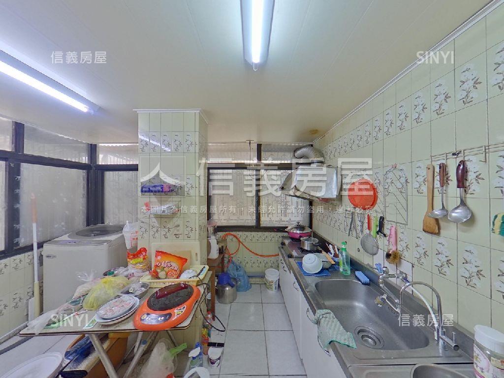 自強二樓屋況佳美寓房屋室內格局與周邊環境
