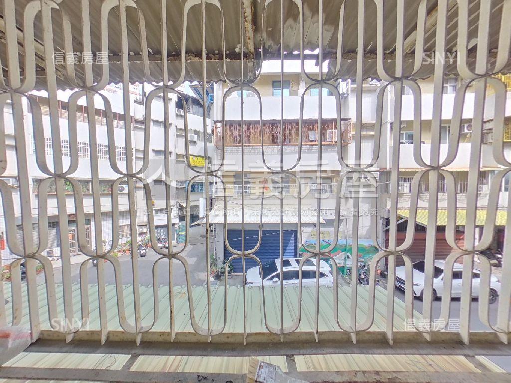 自強二樓屋況佳美寓房屋室內格局與周邊環境
