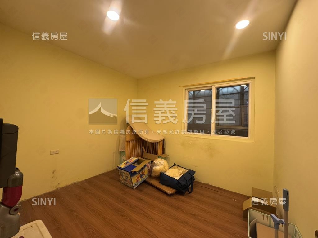 桃園新城稀有１樓３房車位房屋室內格局與周邊環境