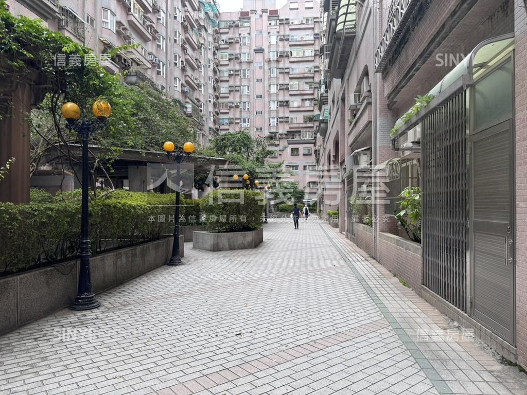 桃園新城稀有１樓３房車位房屋室內格局與周邊環境