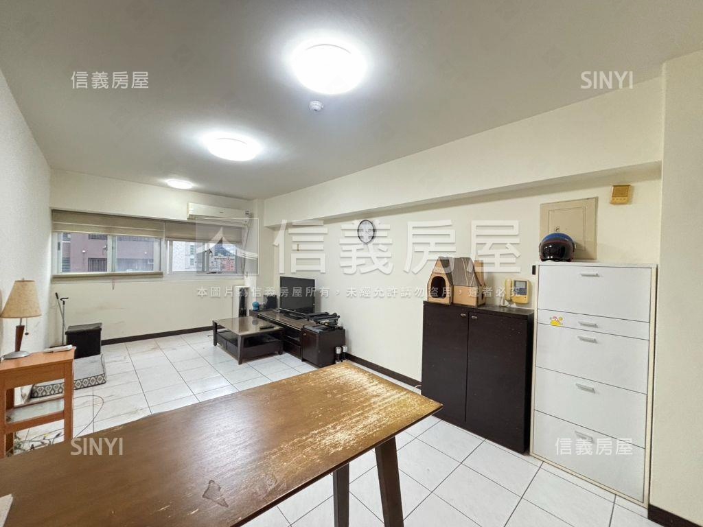 近內科稀有電梯兩房車位房屋室內格局與周邊環境