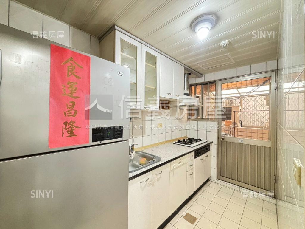 近內科稀有電梯兩房車位房屋室內格局與周邊環境