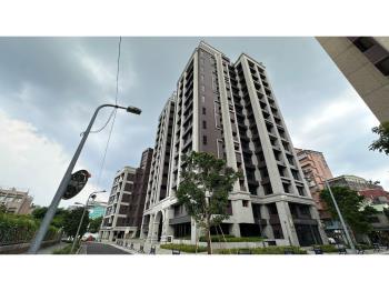 城閱面樹海美景兩房