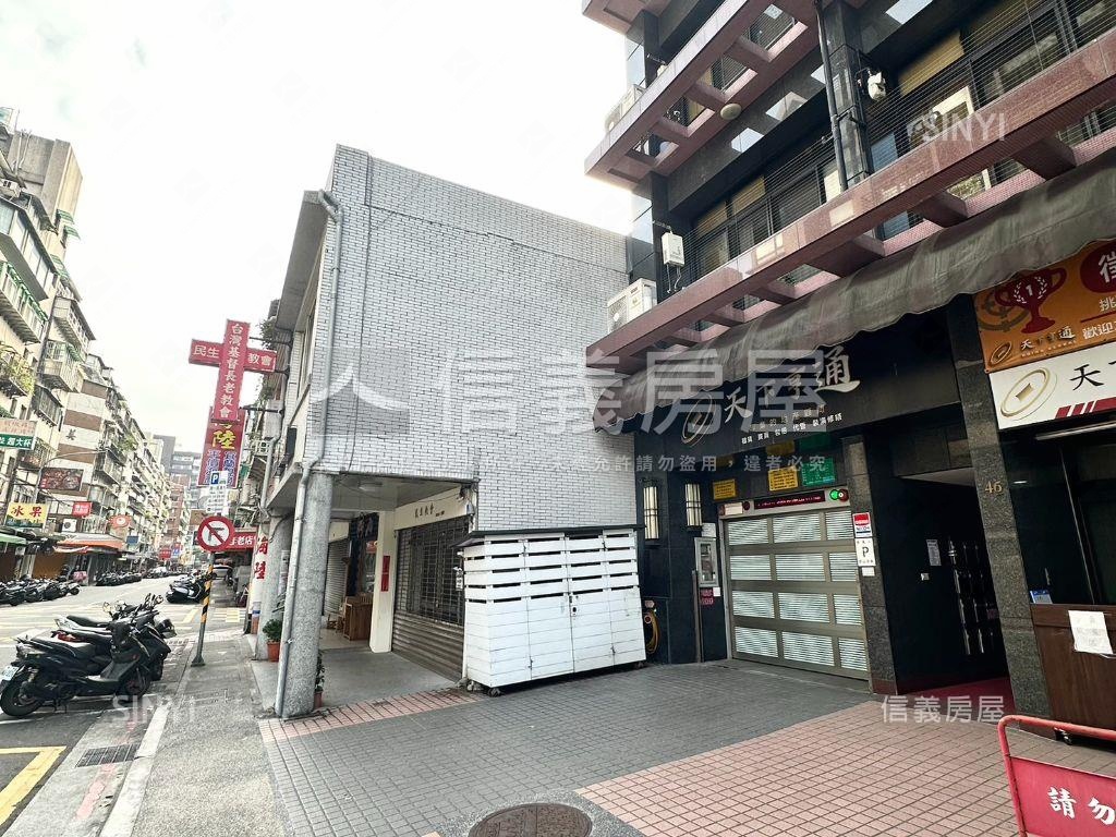 民生賓儷休旅車位房屋室內格局與周邊環境