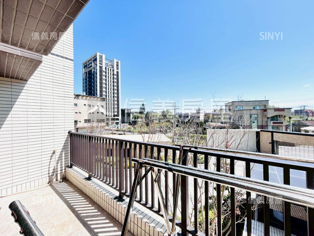 近青埔露臺兩房車位房屋室內格局與周邊環境