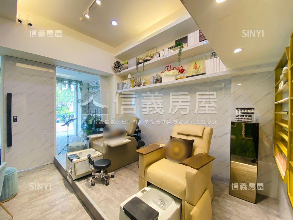 近北平商圈裝潢樓店附車位房屋室內格局與周邊環境