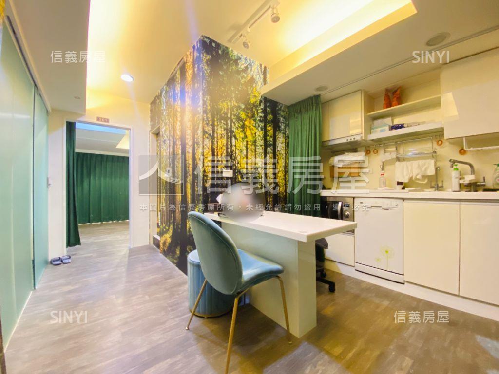 近北平商圈裝潢樓店附車位房屋室內格局與周邊環境