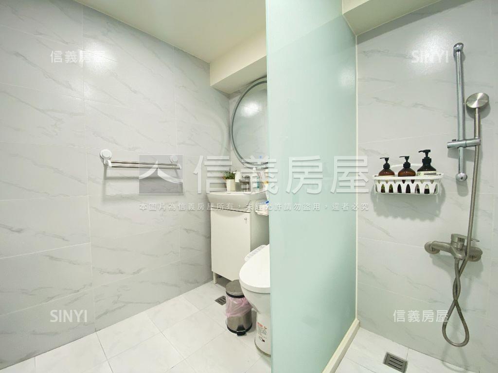 近北平商圈裝潢樓店附車位房屋室內格局與周邊環境