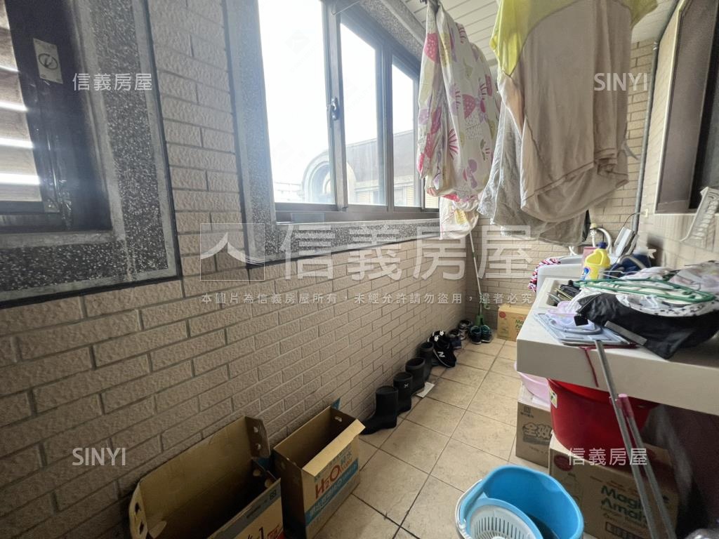 鉑金苑高樓層稀有釋出房屋室內格局與周邊環境