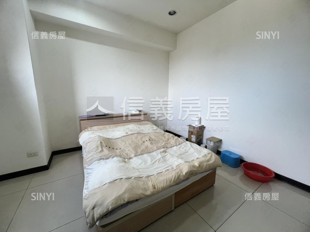 鉑金苑高樓層稀有釋出房屋室內格局與周邊環境