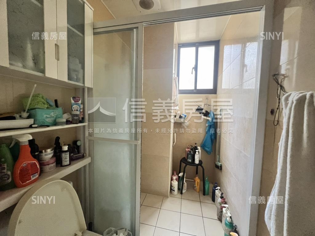 鉑金苑高樓層稀有釋出房屋室內格局與周邊環境