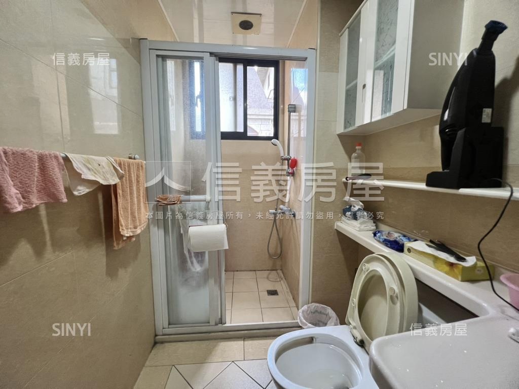 鉑金苑高樓層稀有釋出房屋室內格局與周邊環境