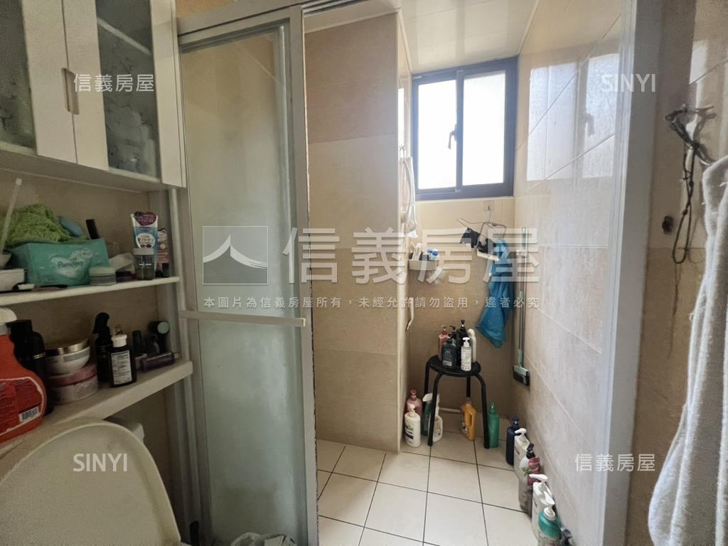 鉑金苑高樓層稀有釋出房屋室內格局與周邊環境