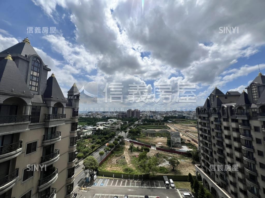 鉑金苑高樓層稀有釋出房屋室內格局與周邊環境