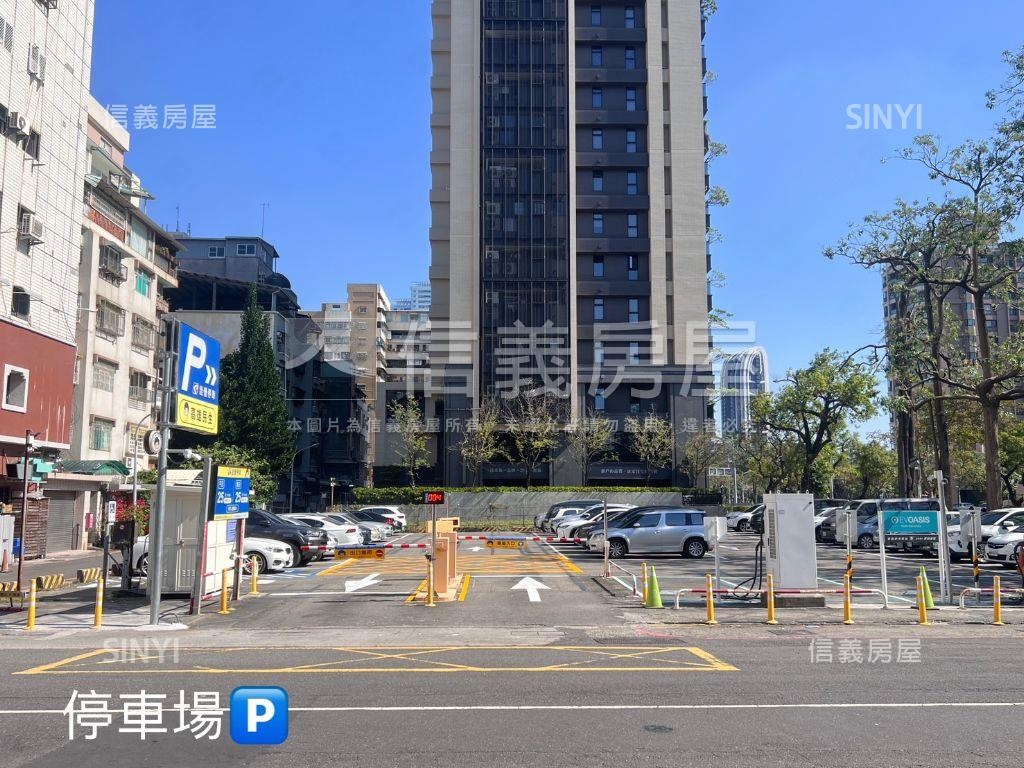 市區明亮景觀美宅房屋室內格局與周邊環境