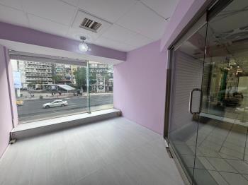 正面忠孝東路頂好店面