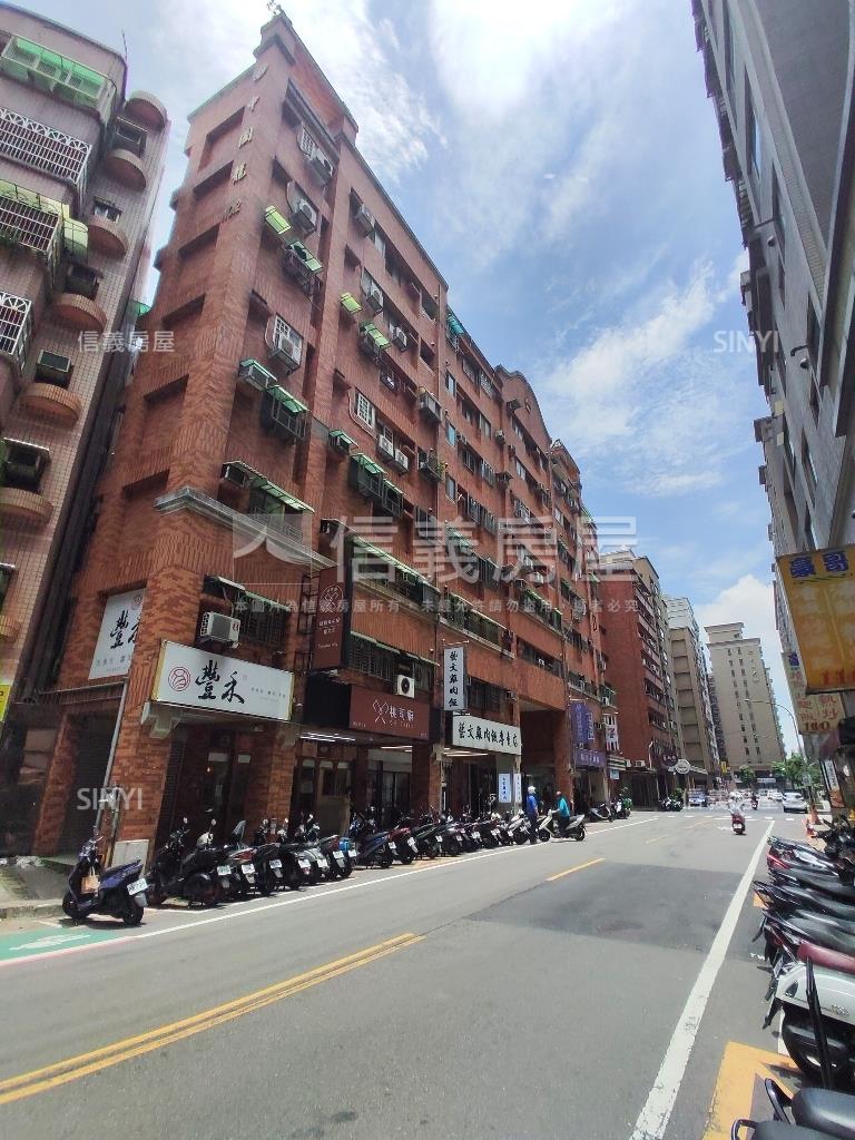 近未來Ｇ１１中國龍２房房屋室內格局與周邊環境