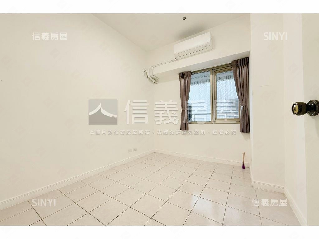 康詩丹郡黃金三房車位房屋室內格局與周邊環境