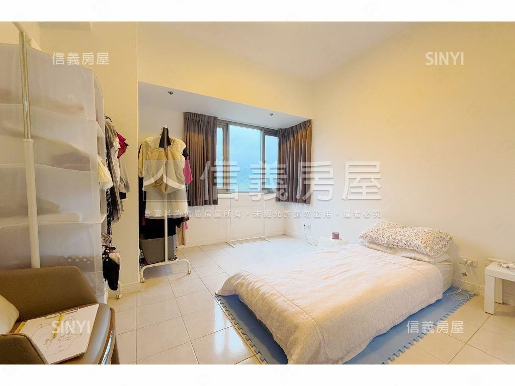 康詩丹郡黃金三房車位房屋室內格局與周邊環境