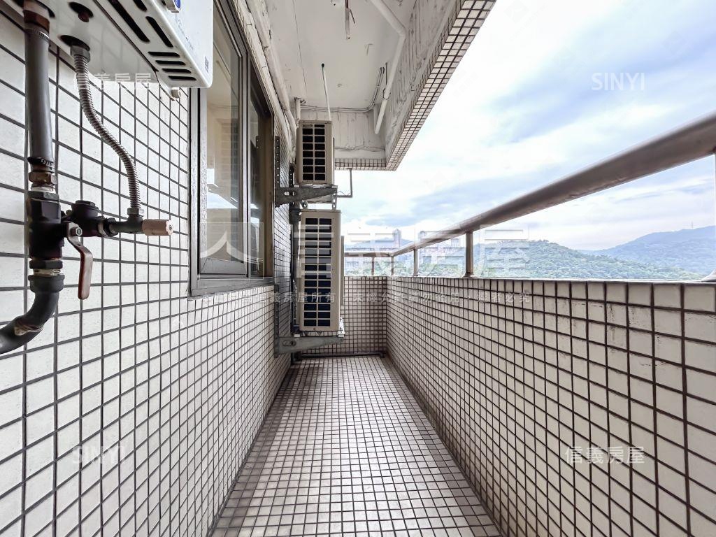 康詩丹郡黃金三房車位房屋室內格局與周邊環境