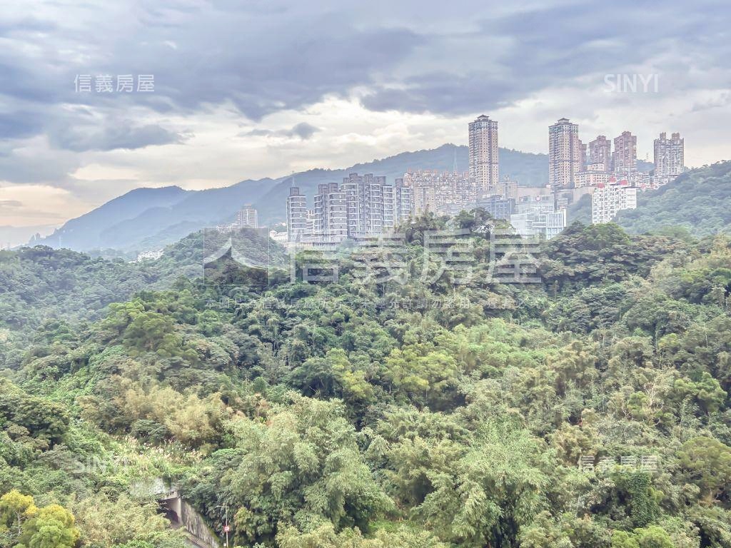 康詩丹郡黃金三房車位房屋室內格局與周邊環境