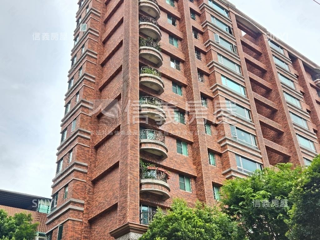 世紀凱旋尊爵大戶房屋室內格局與周邊環境