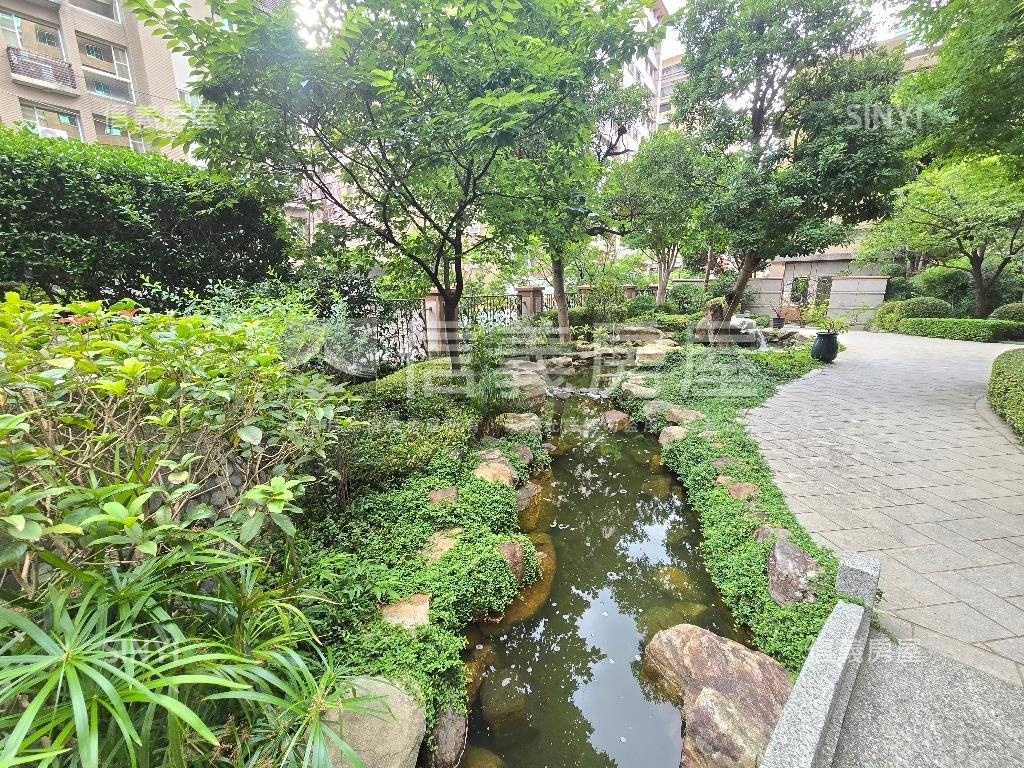 世紀凱旋尊爵大戶房屋室內格局與周邊環境