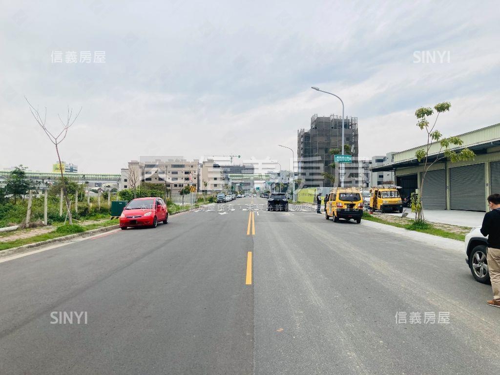 單元十二朝東方正土地房屋室內格局與周邊環境