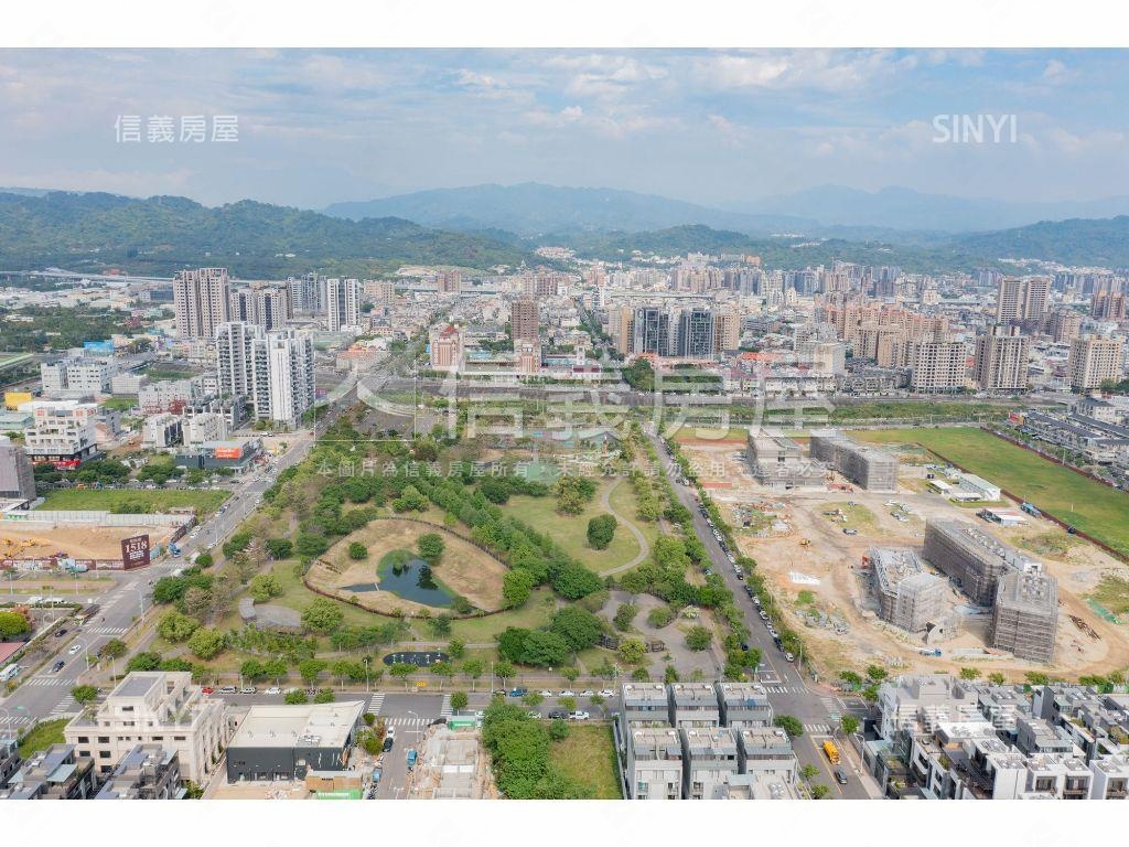 單元十二朝東方正土地房屋室內格局與周邊環境