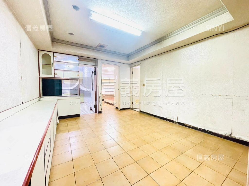 松山路門牌電梯３房ＧＯ房屋室內格局與周邊環境