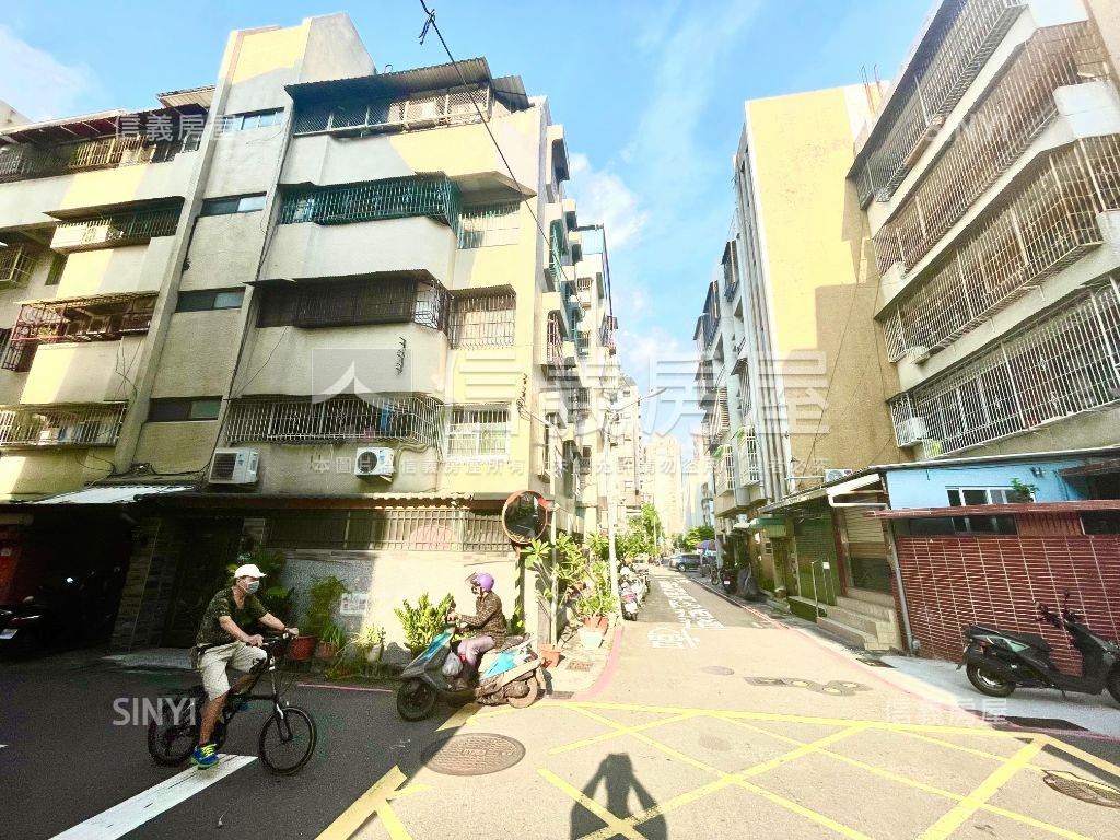 大遠百＆勞工公園公寓三樓房屋室內格局與周邊環境