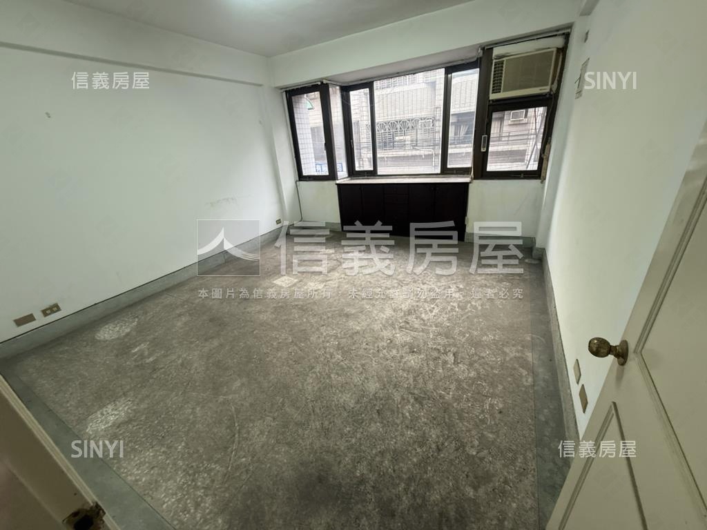 正愛心路臨路透天５樓店面房屋室內格局與周邊環境