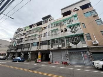 正愛心路臨路透天５樓店面