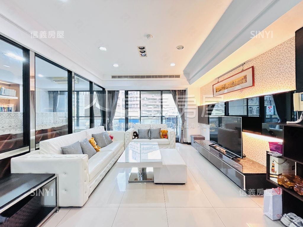 專任！施華洛奇稀有露臺戶房屋室內格局與周邊環境