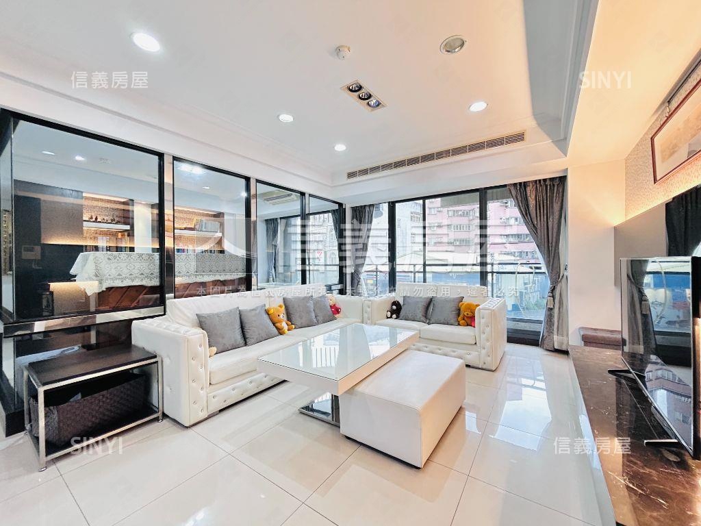 專任！施華洛奇稀有露臺戶房屋室內格局與周邊環境