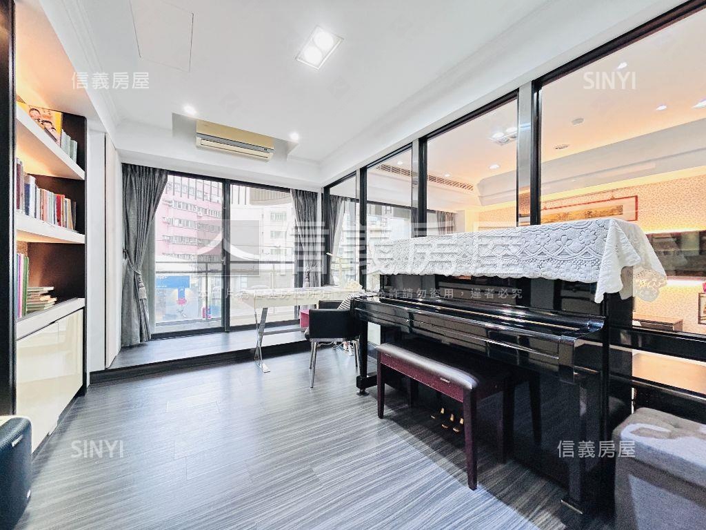 專任！施華洛奇稀有露臺戶房屋室內格局與周邊環境