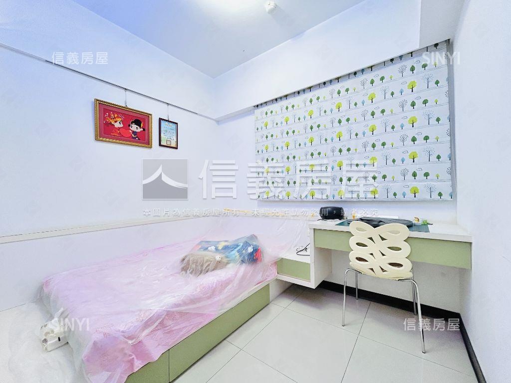 專任！施華洛奇稀有露臺戶房屋室內格局與周邊環境