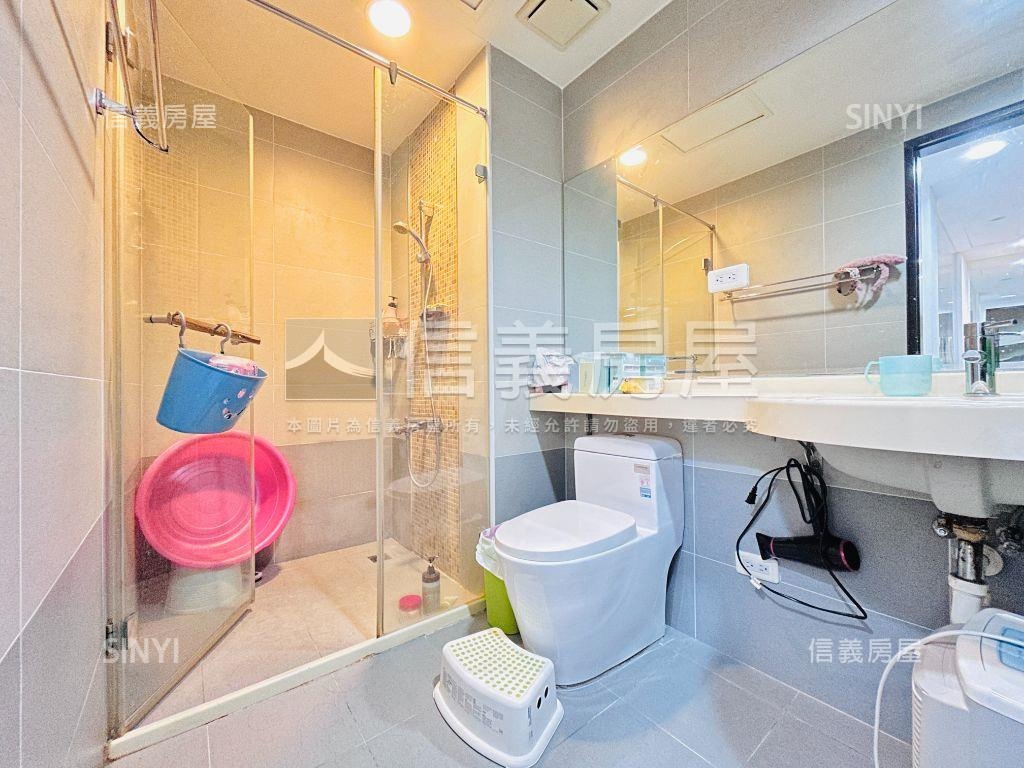 專任！施華洛奇稀有露臺戶房屋室內格局與周邊環境