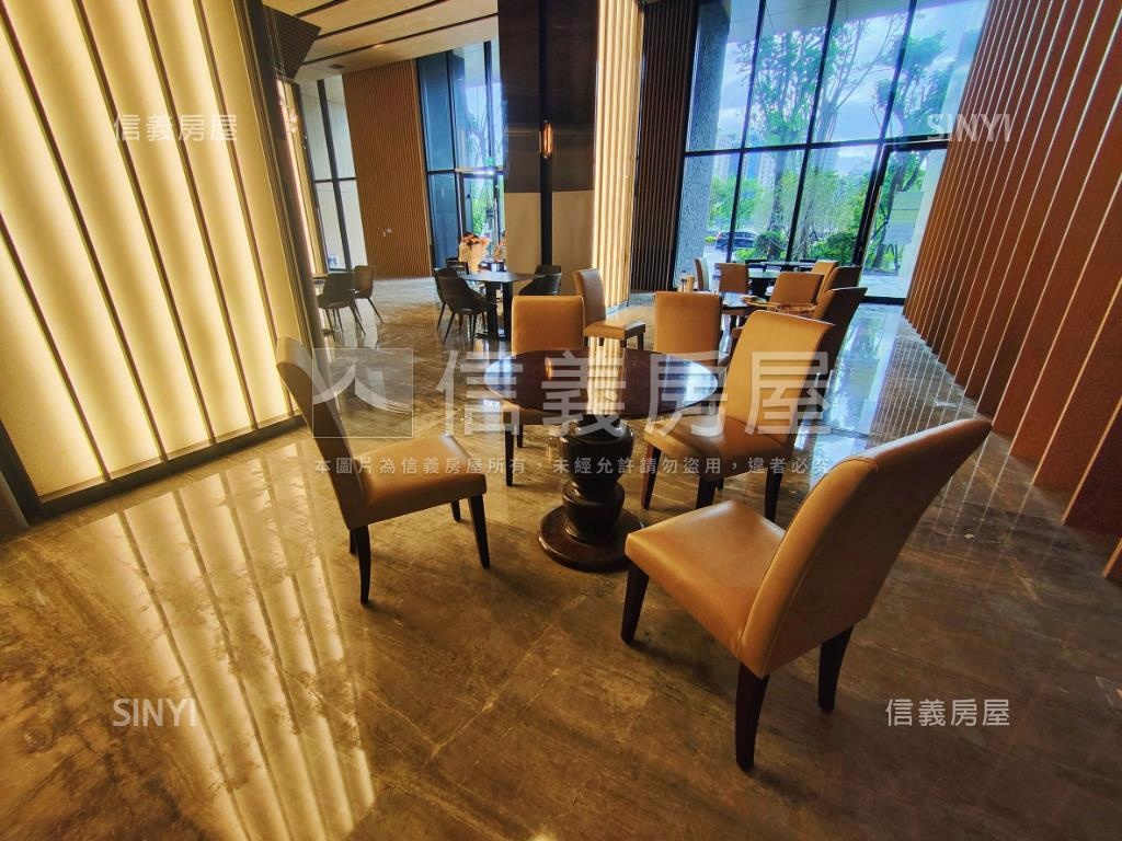 站前新銳景觀２房車位房屋室內格局與周邊環境