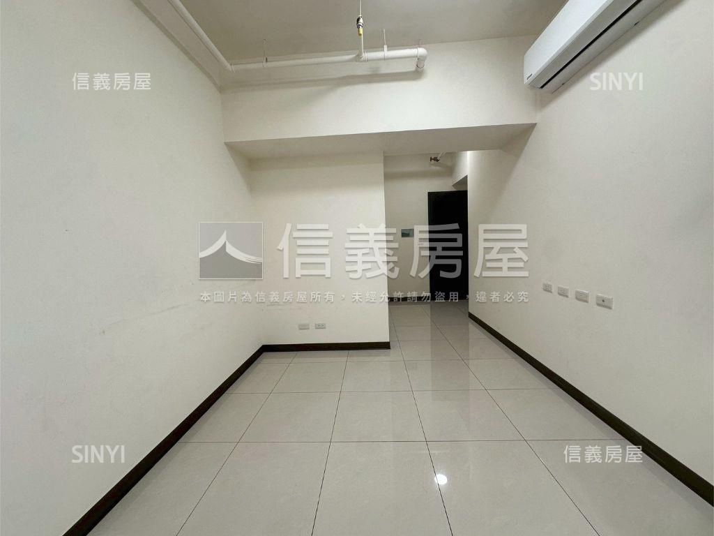 天空之邑精美三房平面車位房屋室內格局與周邊環境