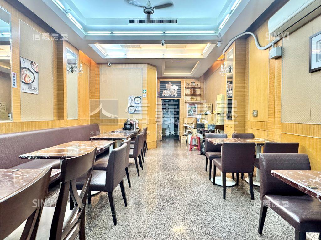 楠梓近麥當勞稀有燙金店面房屋室內格局與周邊環境